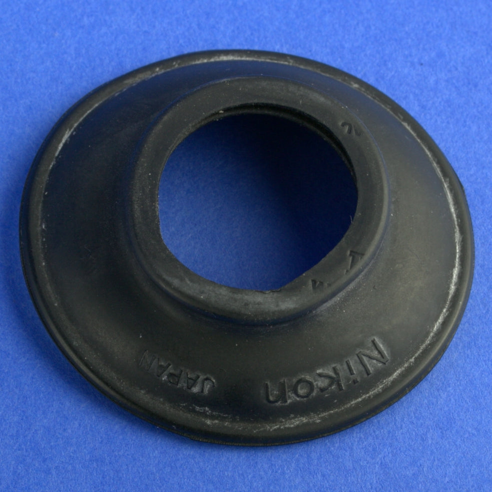 Nikon F +2.0D Correction Lens and Eyecup