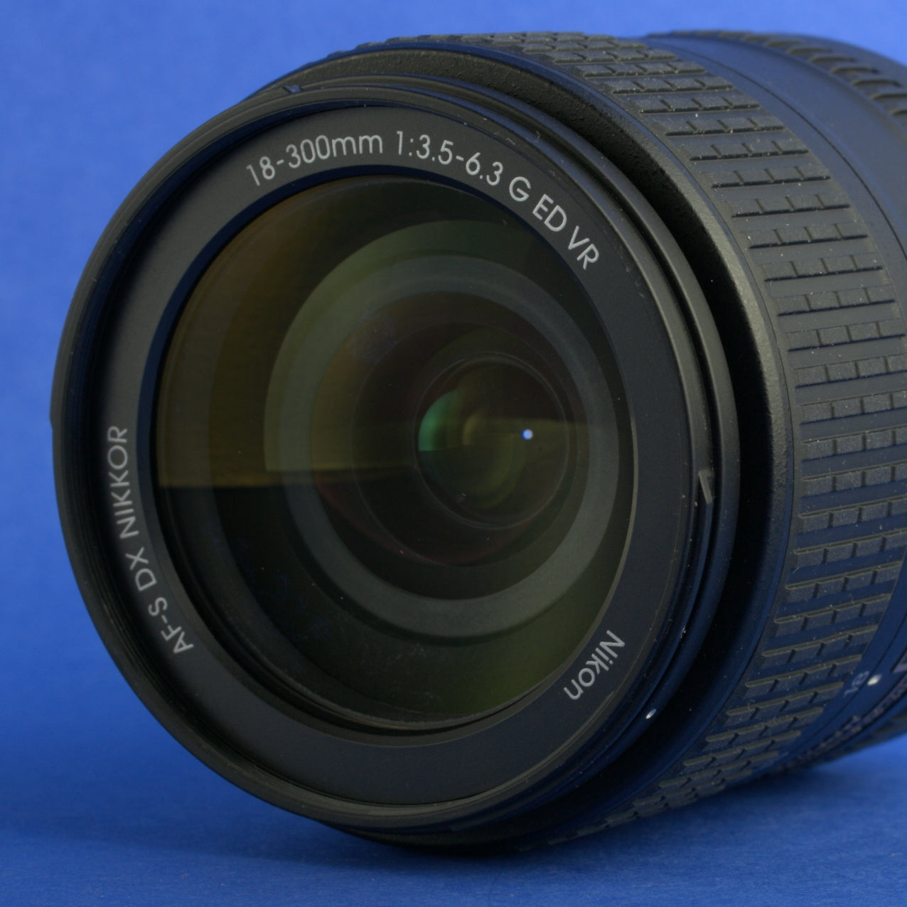 Nikon AF-S Nikkor 18-300mm 3.5-6.3 VR Lens