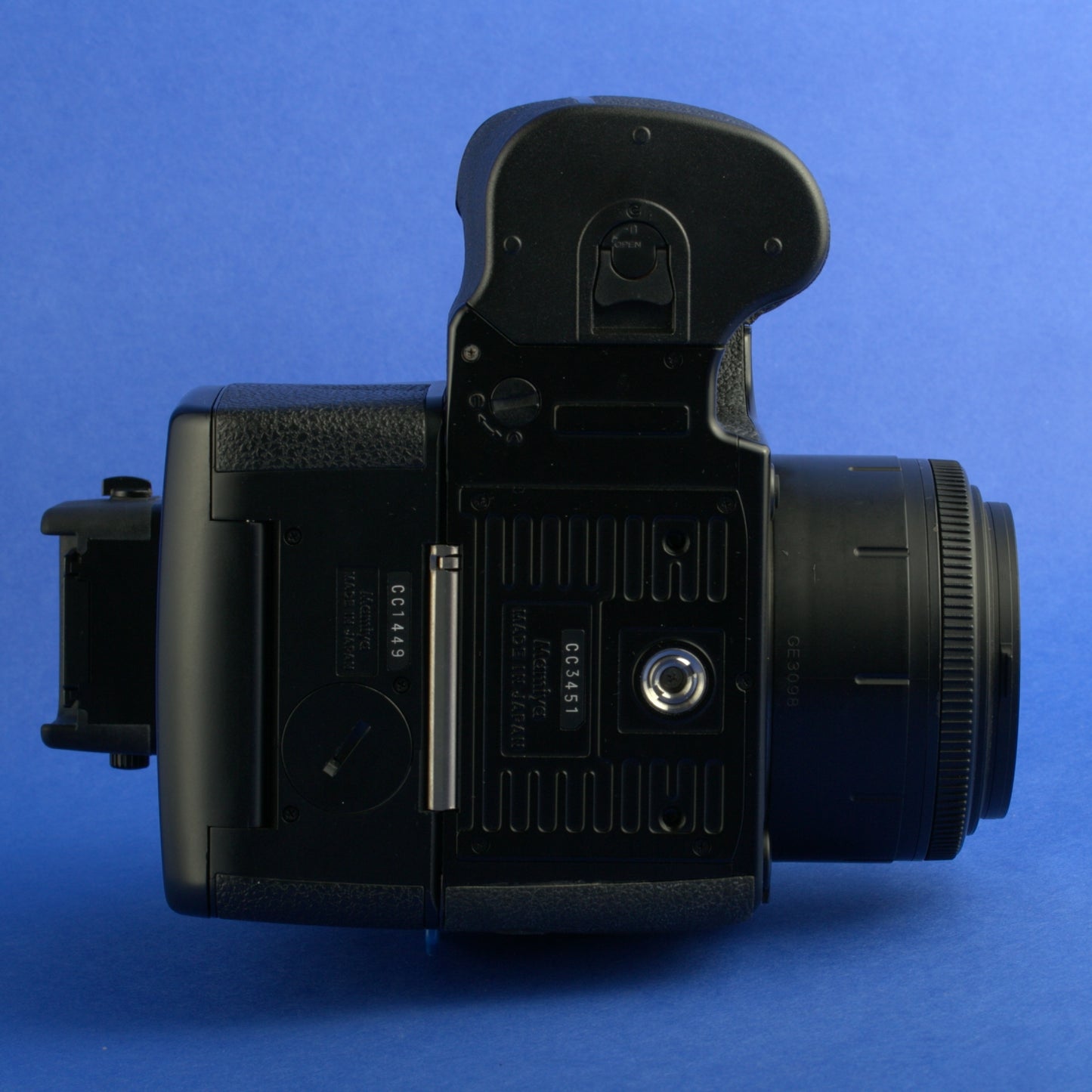 Mamiya 645 AFD Medium Format Camera Kit Film Tested Near Mint Condition