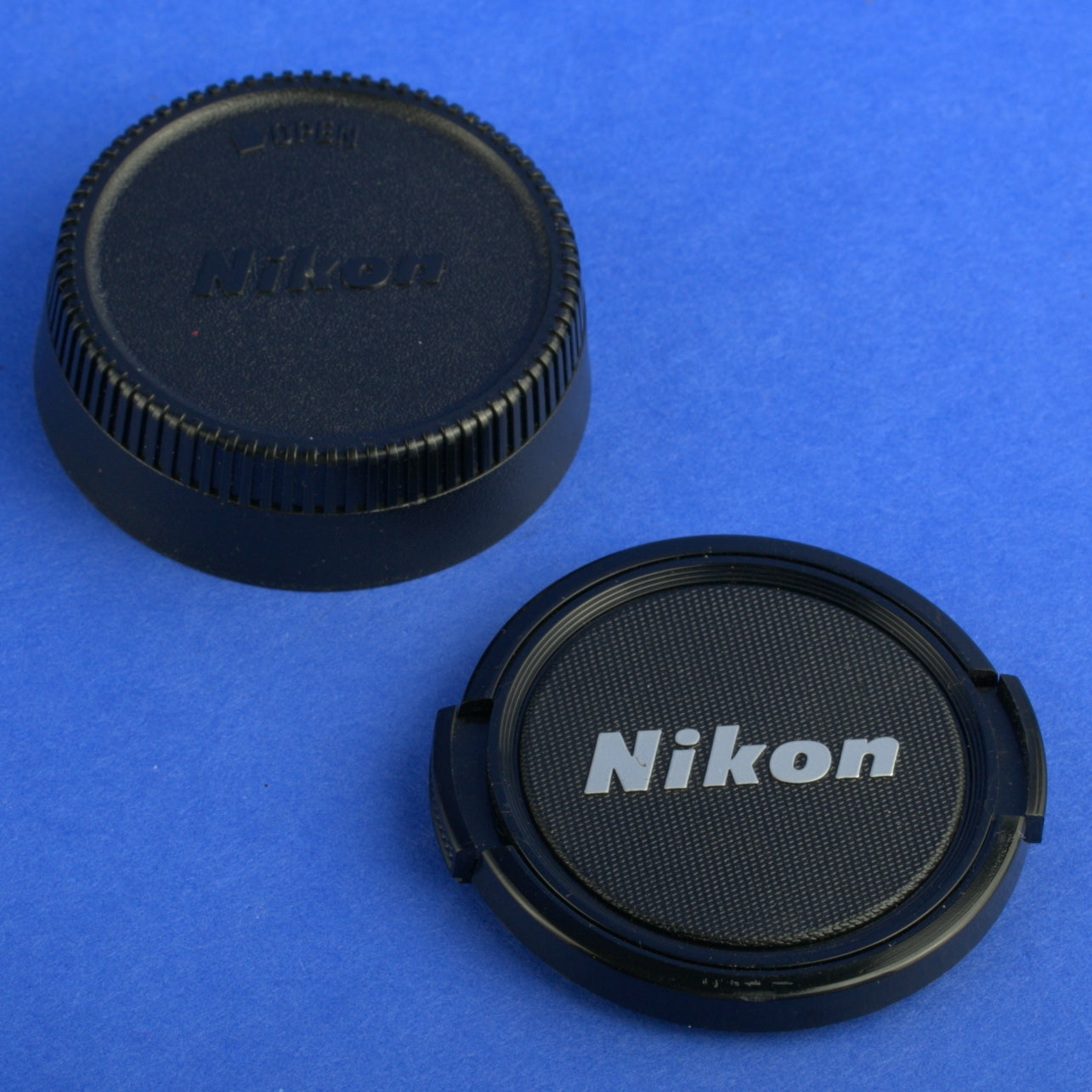 Nikon Nikkor 105mm 2.5 Ai-S Lens Near Mint Condition