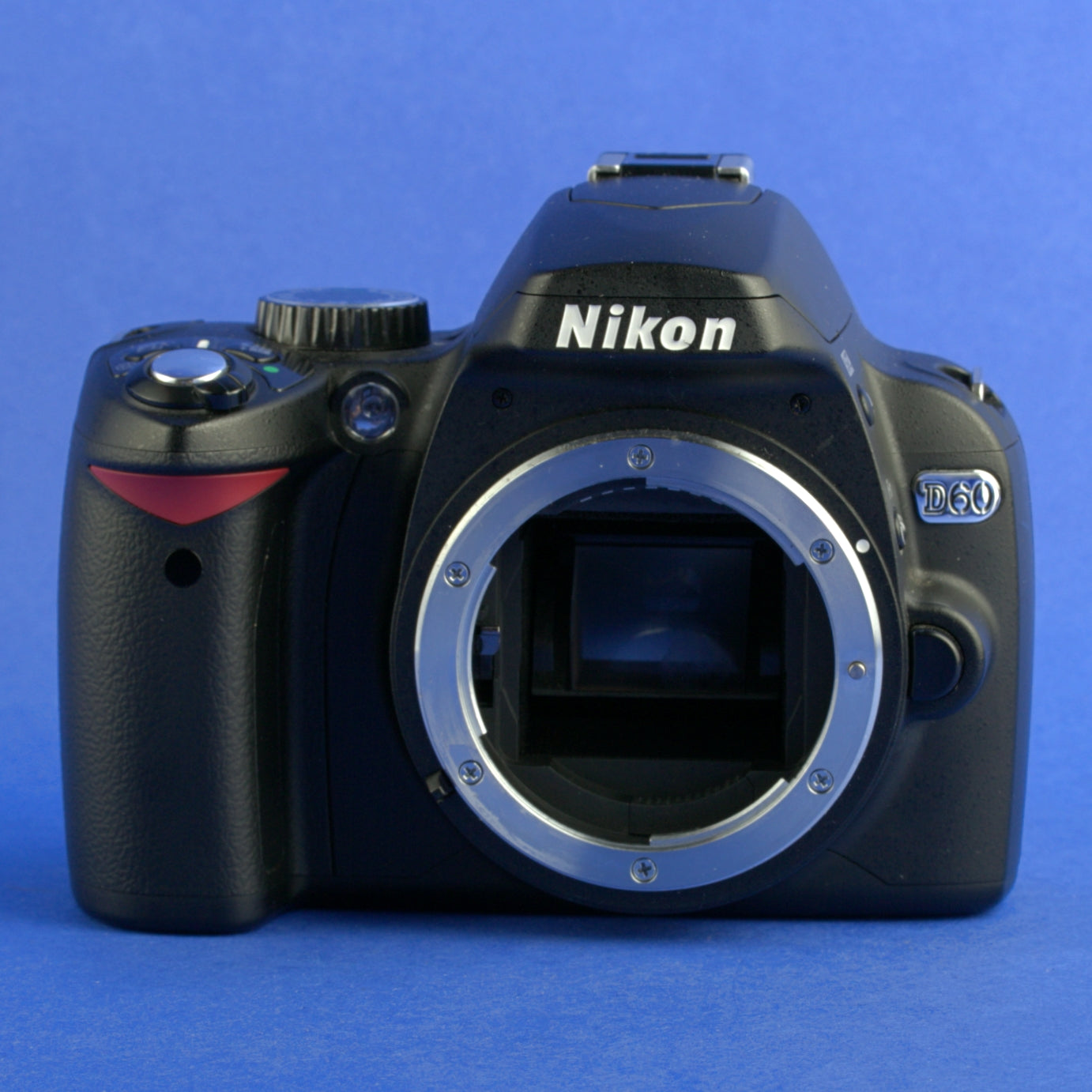 Nikon D60 Digital Camera with 18-55mm VR Lens 1600 Actuations Mint Condition