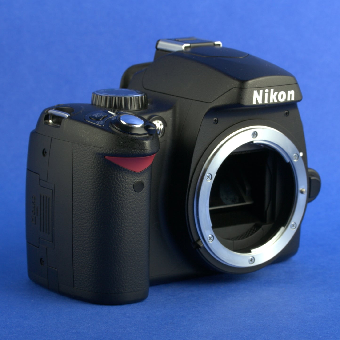 Nikon D60 Digital Camera with 18-55mm VR Lens 1600 Actuations Mint Condition
