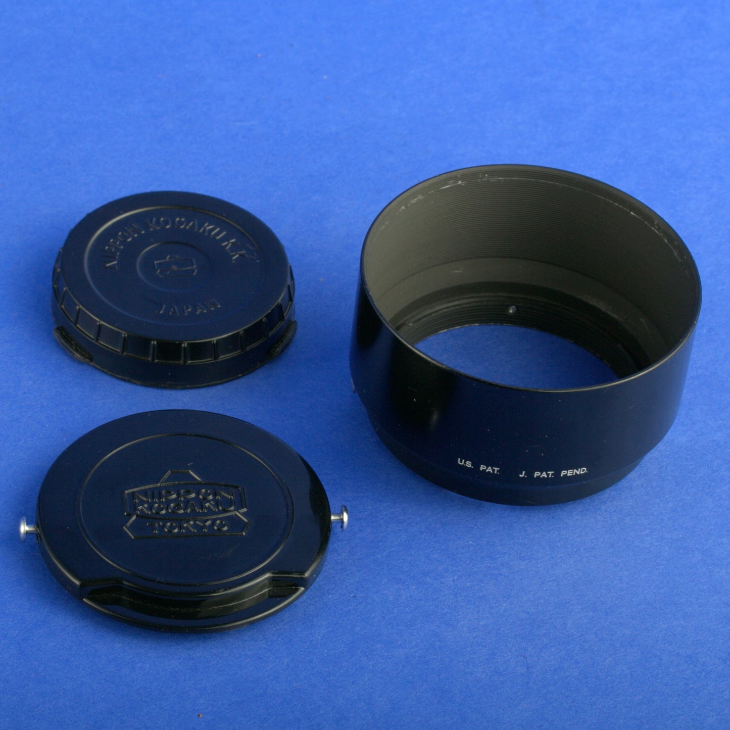 Nikon Nikkor-P 105mm 2.5 Rangefinder Lens with Hood Case Caps Near Mint