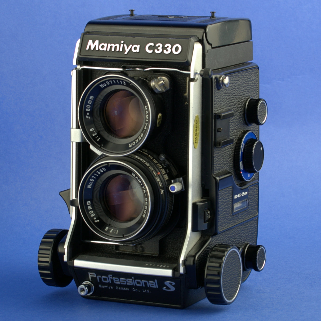 Mamiya C330 S Medium Format Camera with 80mm 2.8 Blue Dot Lens Beautiful