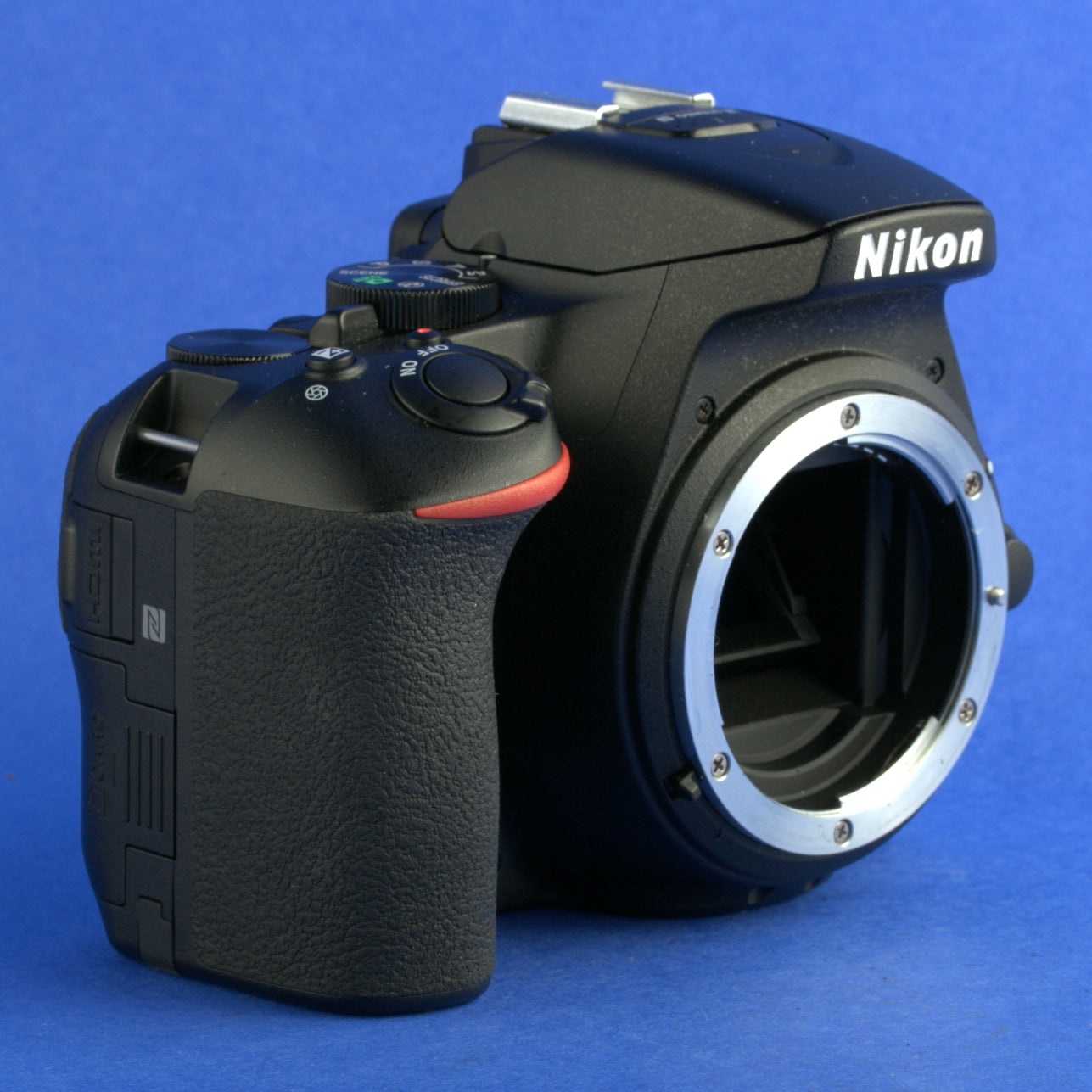 Nikon D5600 Digital Camera Body 1700 Actuations Mint Condition