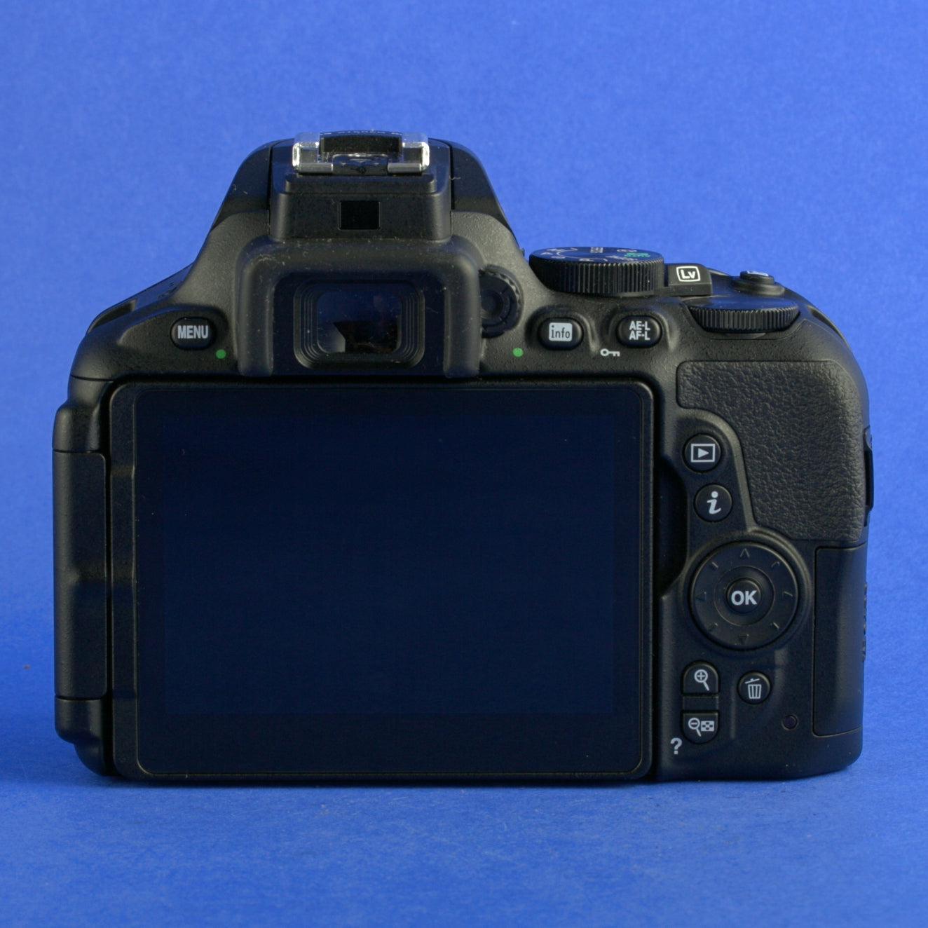 Nikon D5600 Digital Camera Body 1700 Actuations Mint Condition
