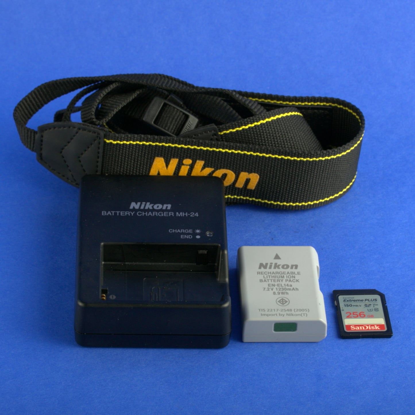 Nikon D5600 Digital Camera Body 1700 Actuations Mint Condition