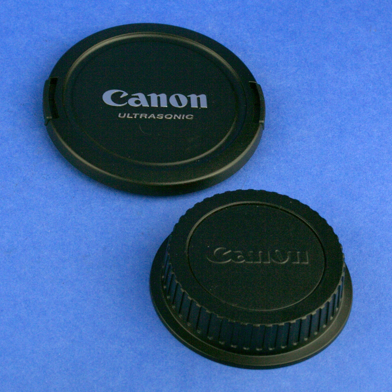 Canon EF 28-135mm 3.5-5.6 IS Lens Near Mint Condition