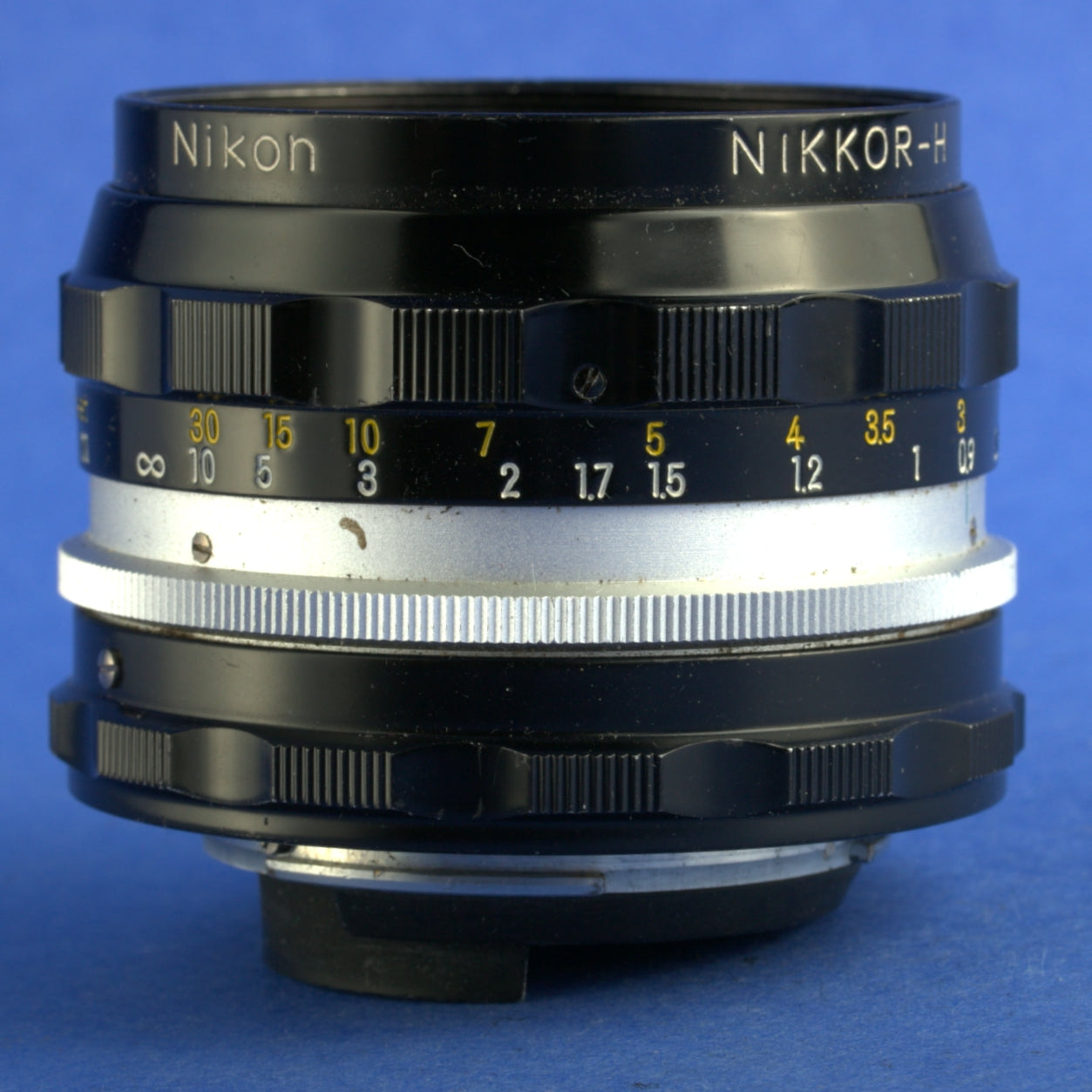 Nikon Nikkor-H 28mm 3.5 Non-Ai Lens