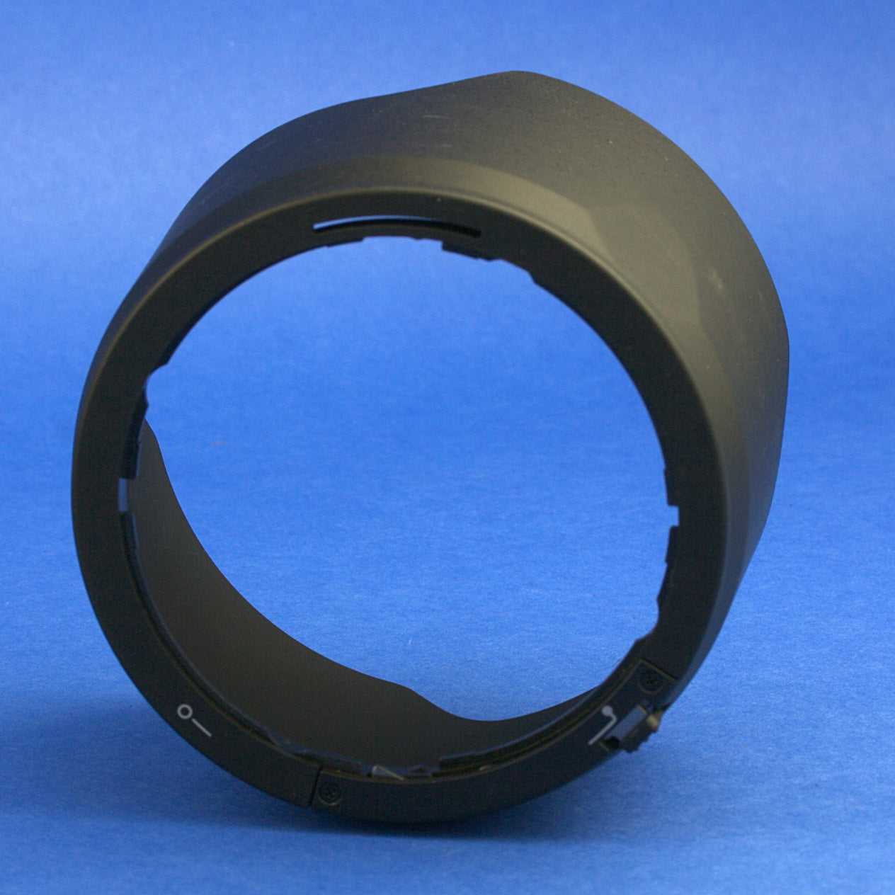 Nikon HB-40 Genuine Lens Hood for 24-70mm F2.8 Lens Mint Condition