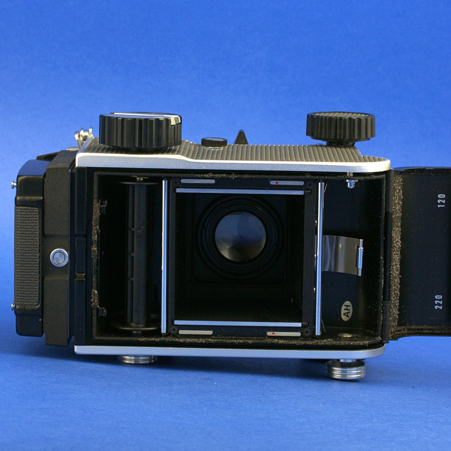 Mamiya C220 Medium Format Camera Kit Beautiful Condition
