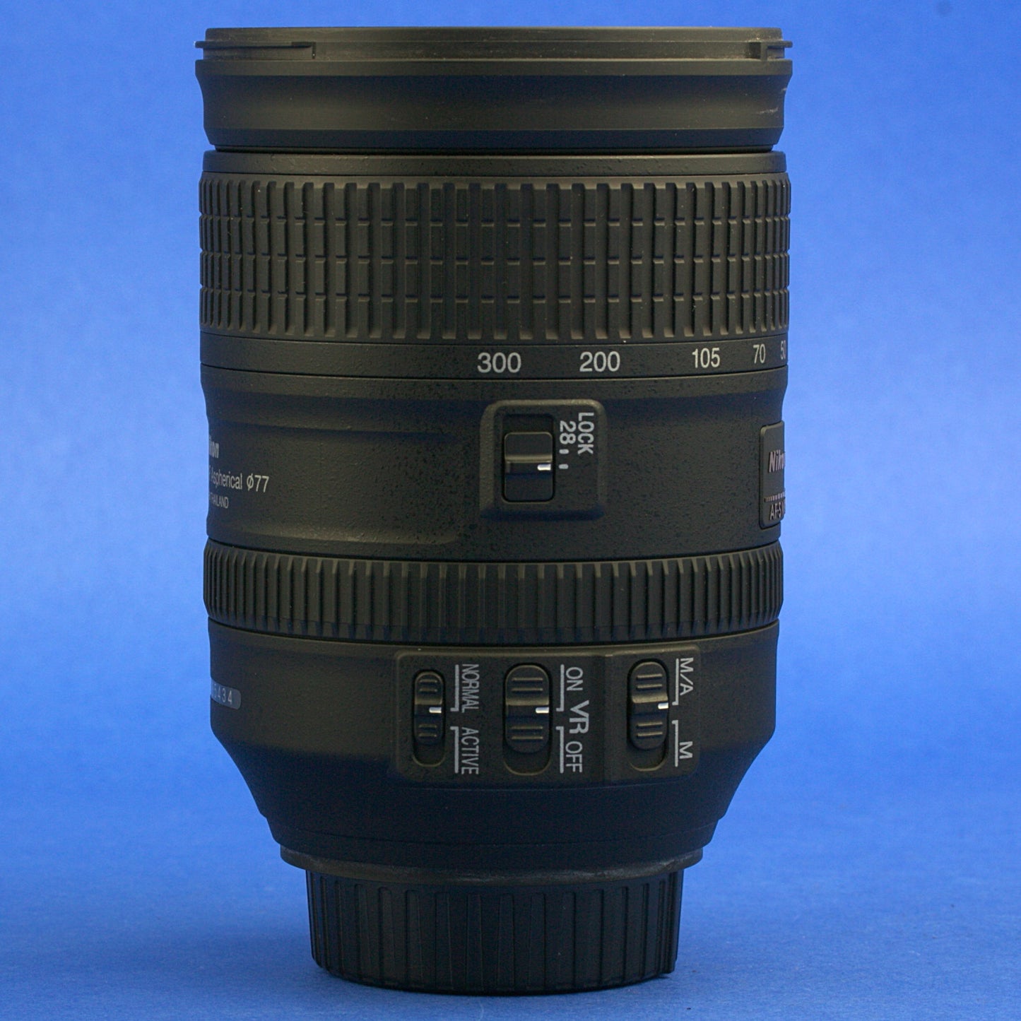Nikon AF-S Nikkor 28-300mm 3.5-5.6 VR Lens Beautiful Condition