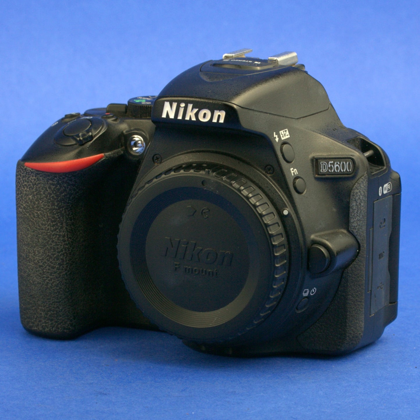 Nikon D5600 Digital Camera Body *** READ ***