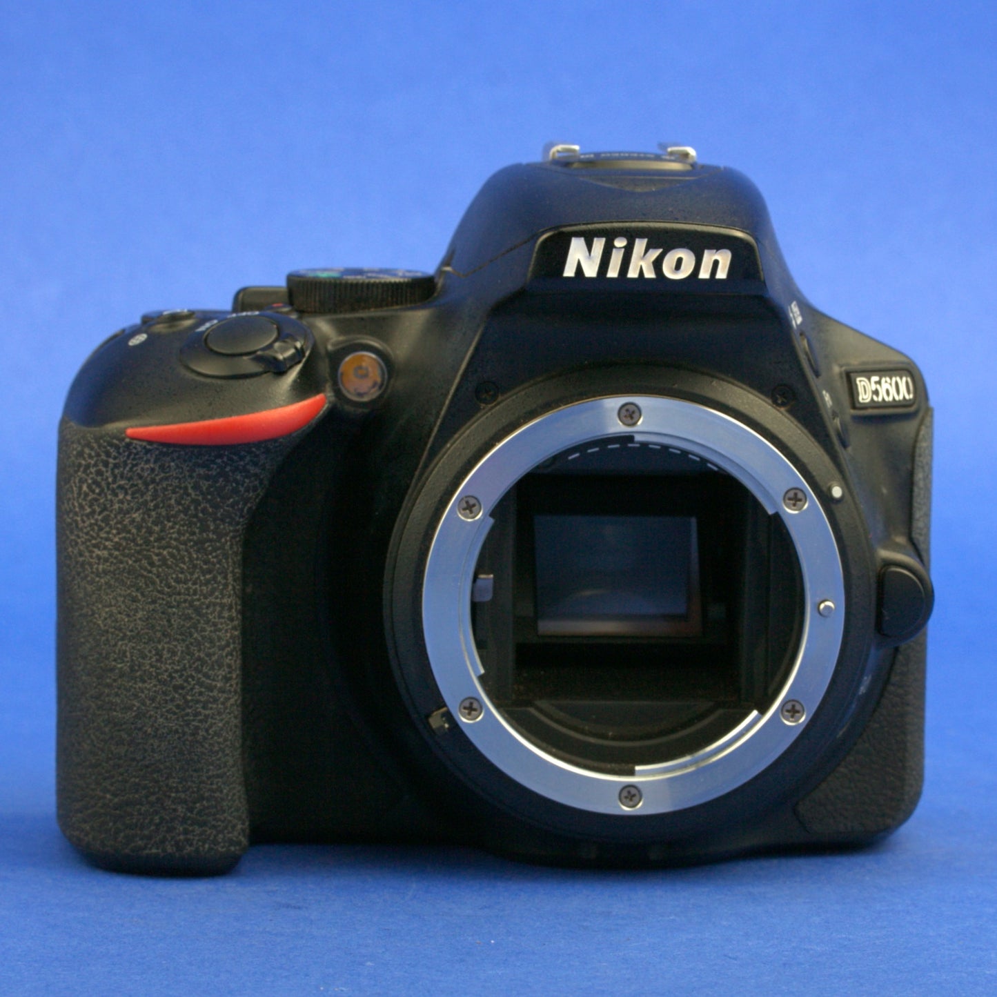 Nikon D5600 Digital Camera Body *** READ ***