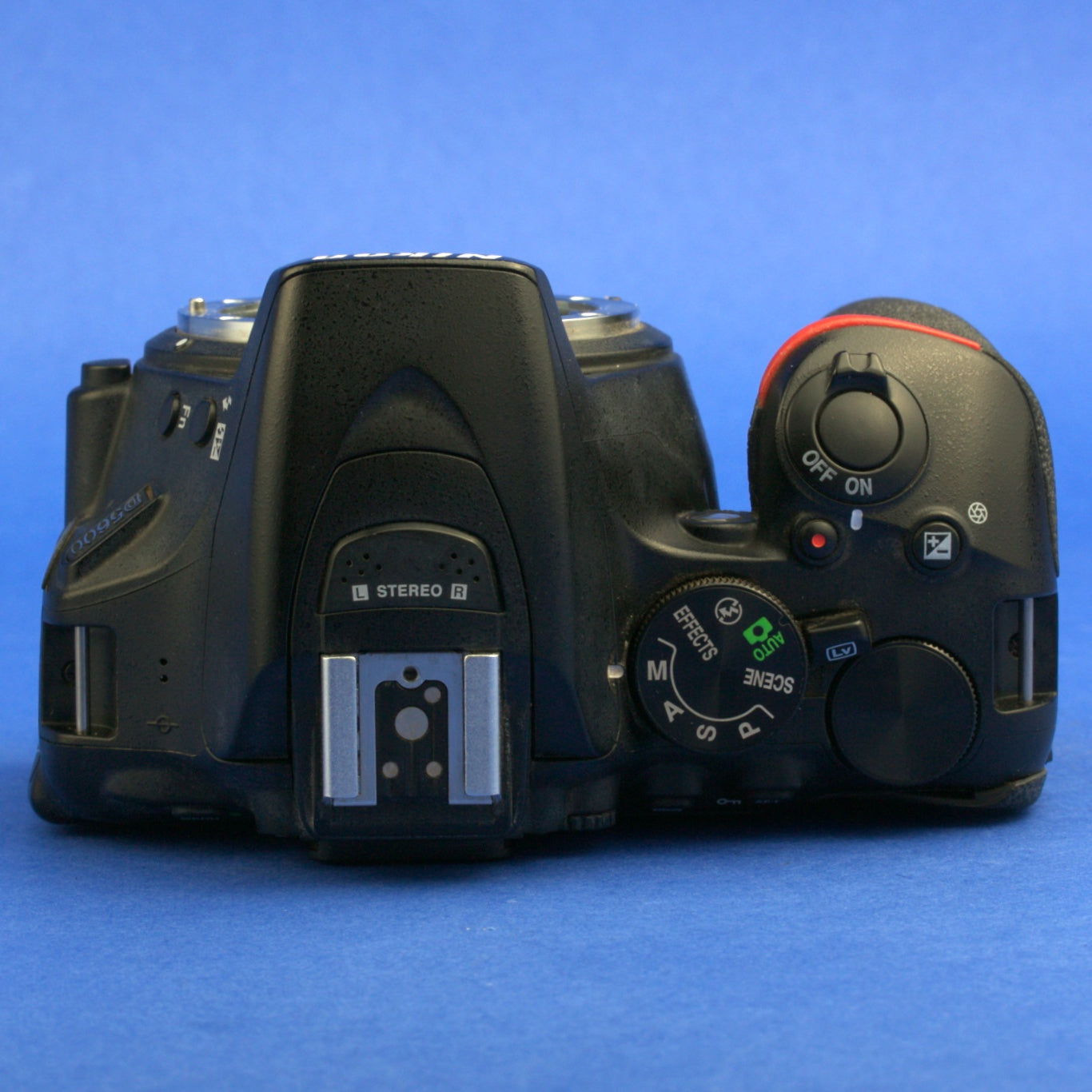 Nikon D5600 Digital Camera Body *** READ ***