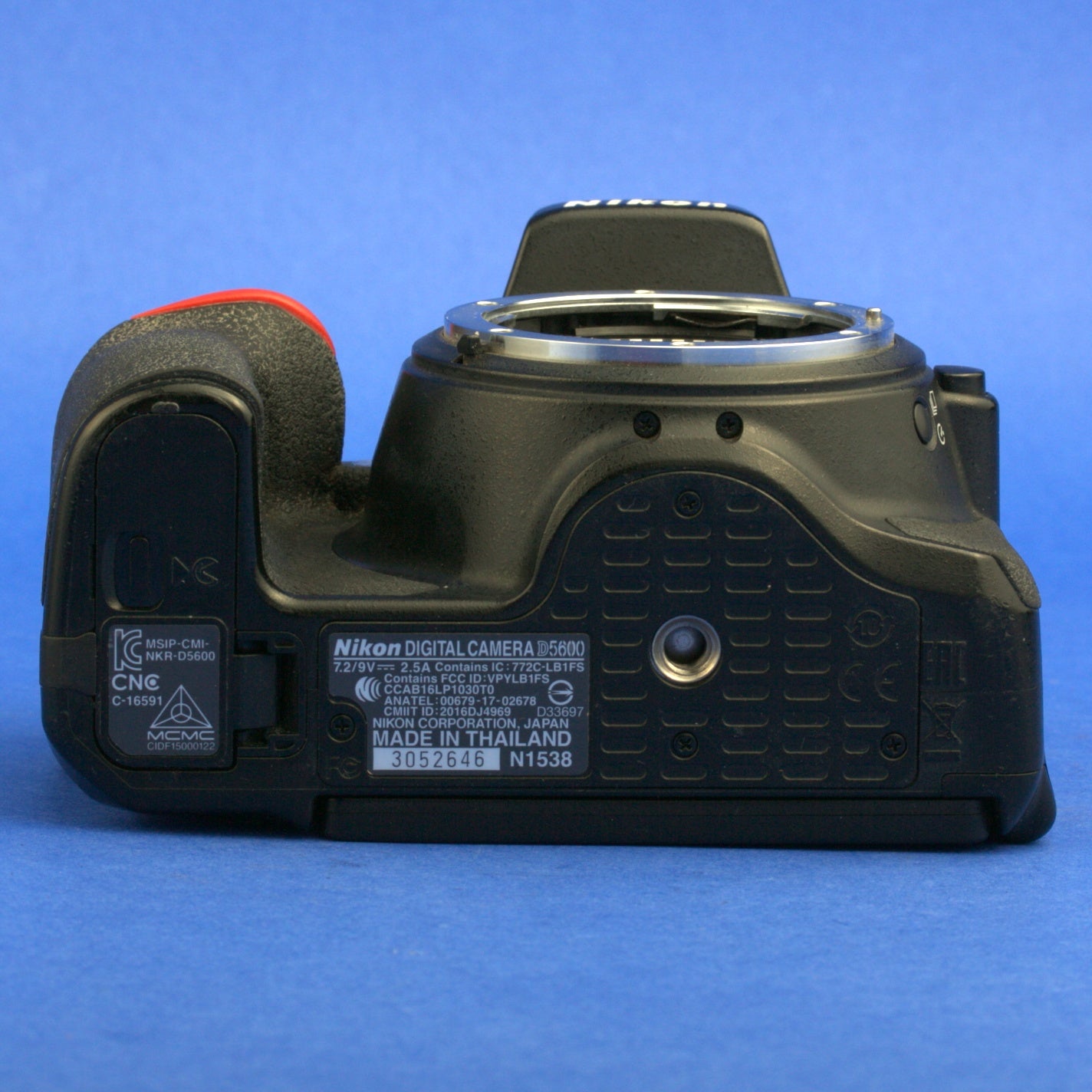 Nikon D5600 Digital Camera Body *** READ ***