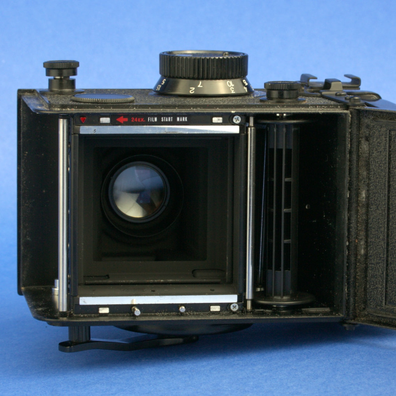 Yashica Mat-124G Medium Format Camera Beautiful Condition
