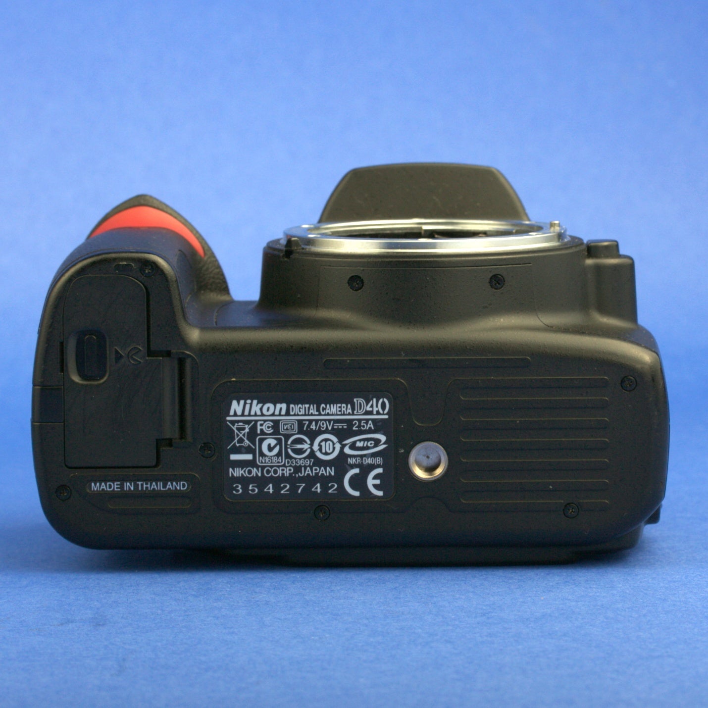 Nikon D40 Digital Camera with 18-55mm Lens
