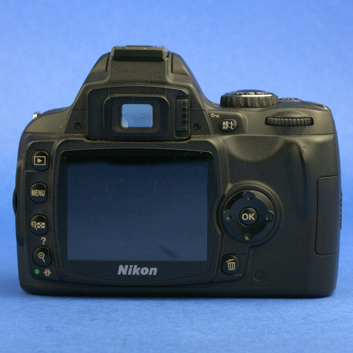 Nikon D40 Digital Camera with 18-55mm Lens