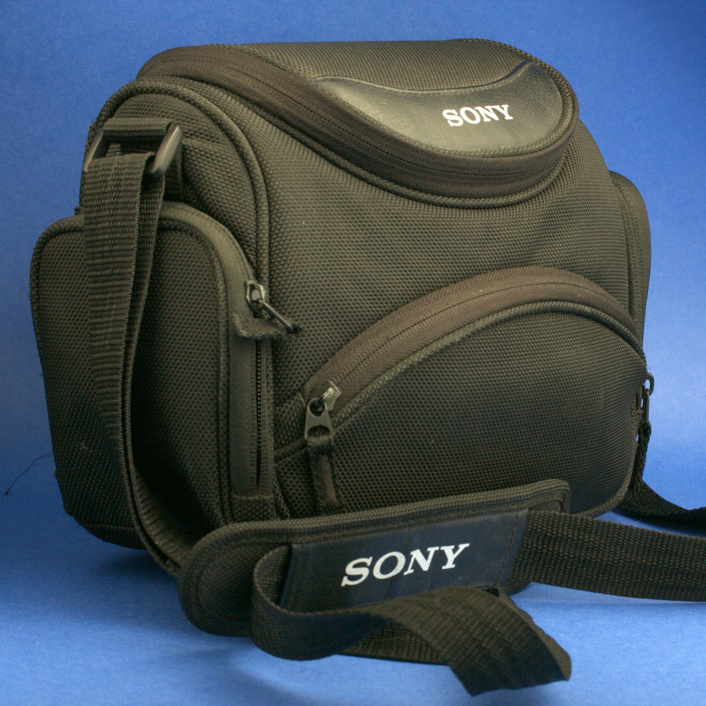Sony CCD-TR916 Handycam 8mm Analog Camcorder