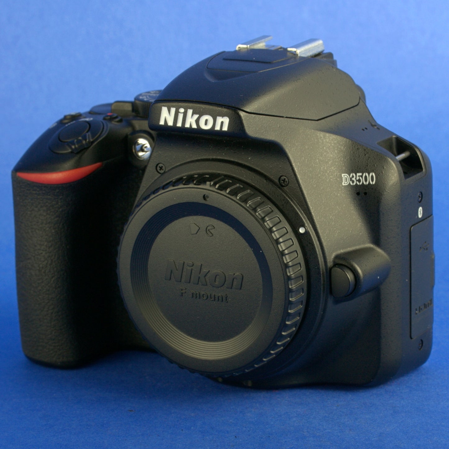 Nikon D3500 Digital Camera Body US Model 3800 Actuations Near Mint Condition