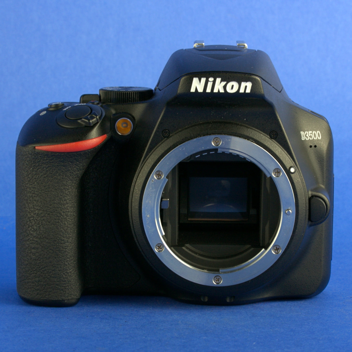 Nikon D3500 Digital Camera Body US Model 3800 Actuations Near Mint Condition