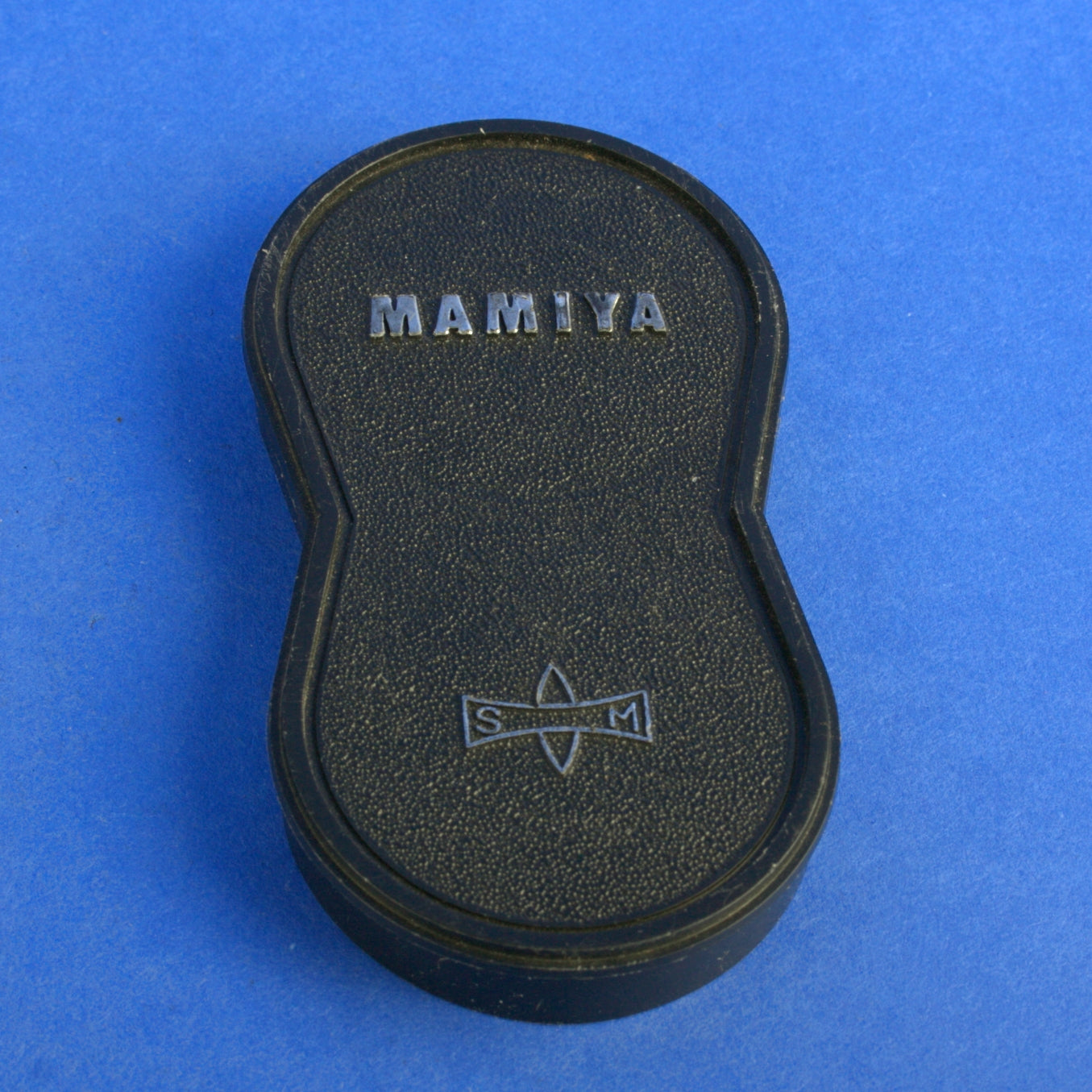 Mamiya C220 Medium Format Camera with 80mm 2.8 Blue Dot Lens Beautiful Condition