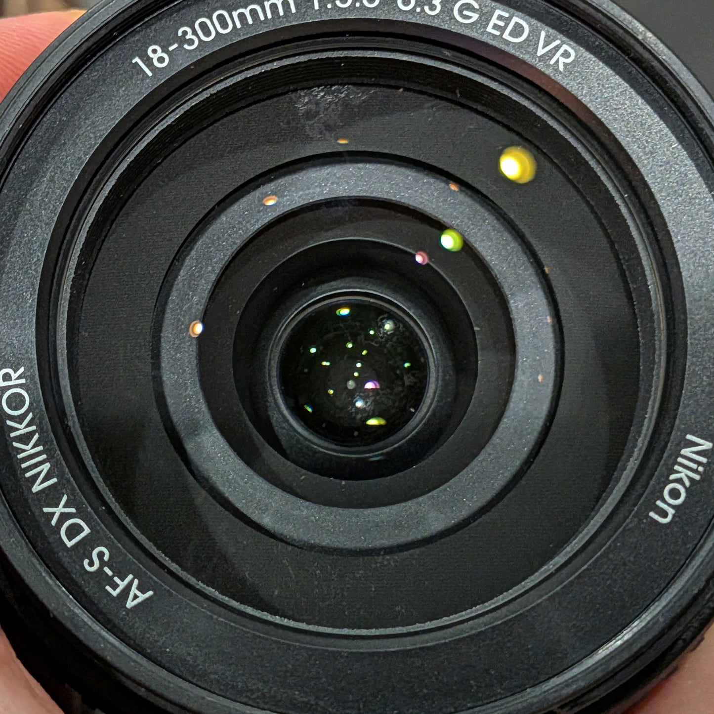 Nikon AF-S Nikkor 18-300mm 3.5-6.3 VR Lens