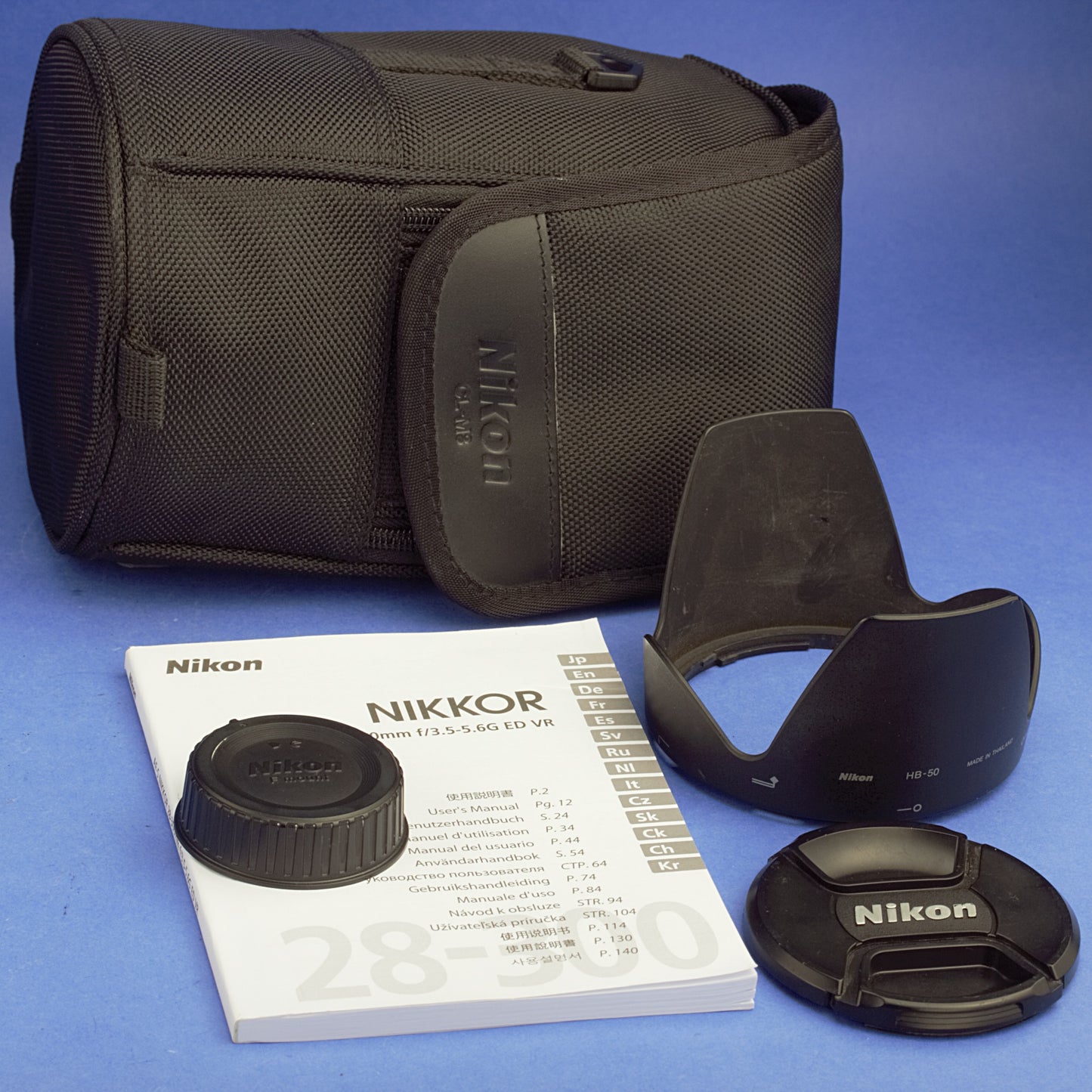 Nikon AF-S 28-300mm 3.5-5.6 VR Lens Beautiful Conditon