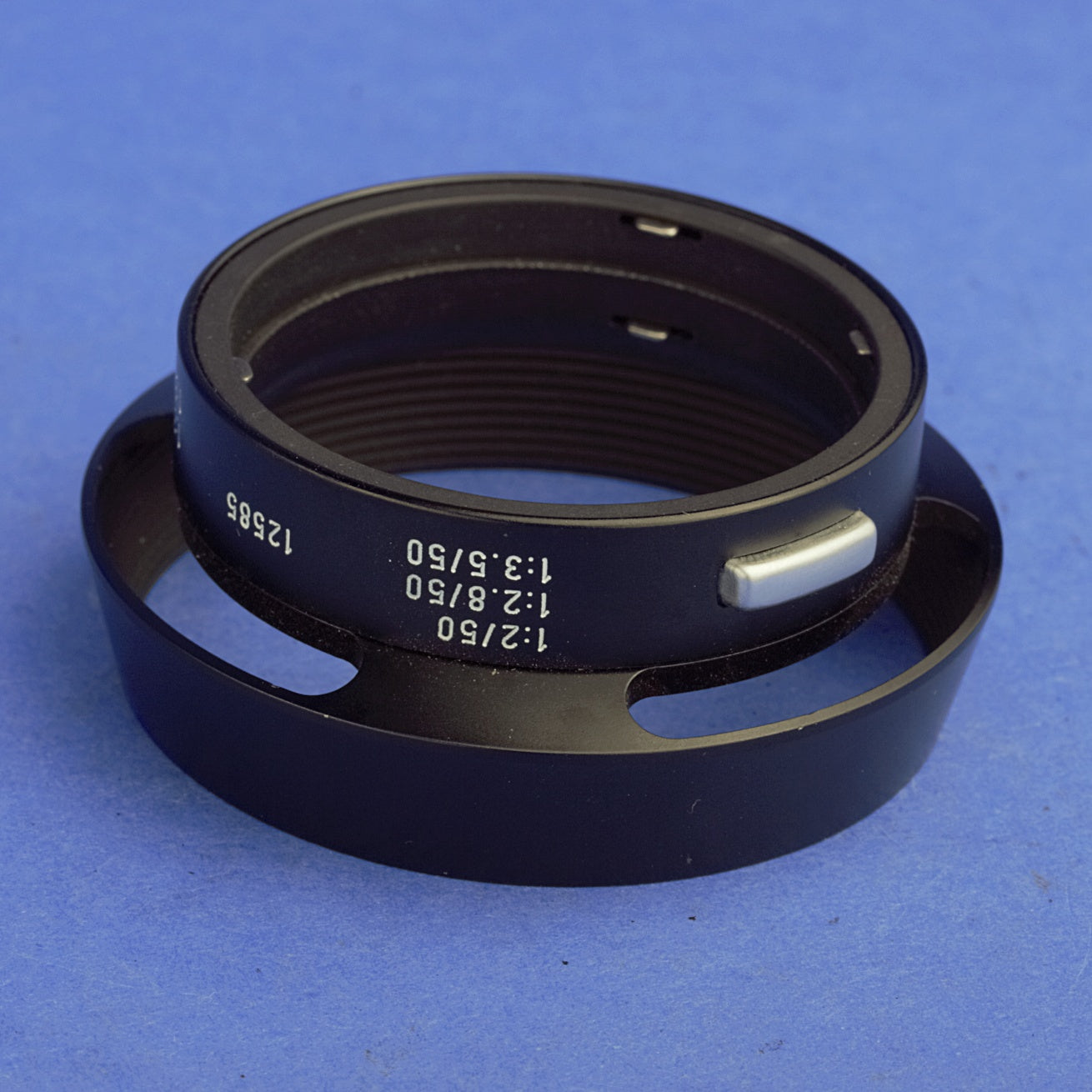 Leica Leitz 12585 Lens Hood with Cap Mint Condition