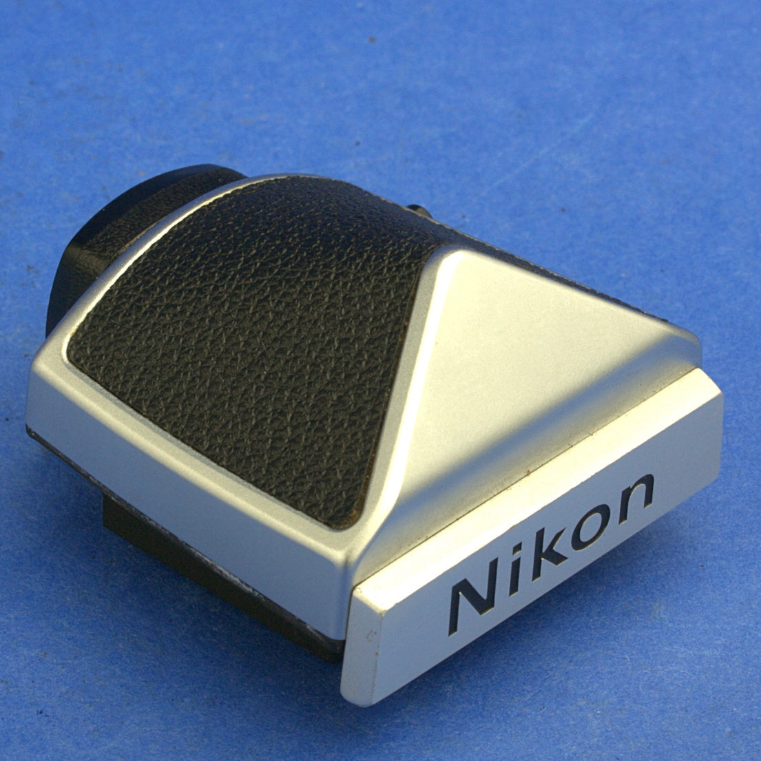 Nikon F2 Film Camera Body Late Serial with DE-1 Eye-Level Finder Beautiful