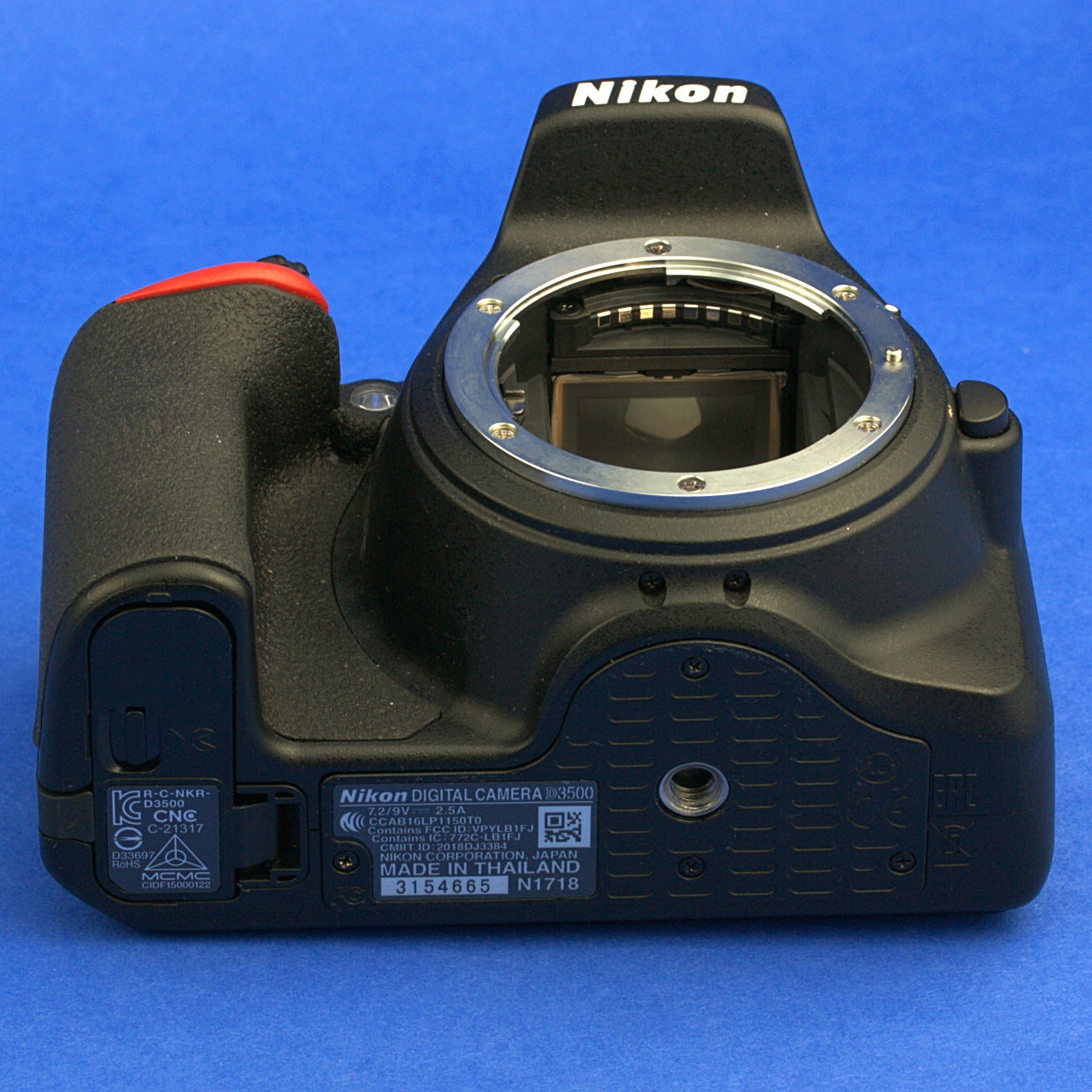 Nikon D3500 Digital Camera Body 3000 Actuations Near Mint Condition