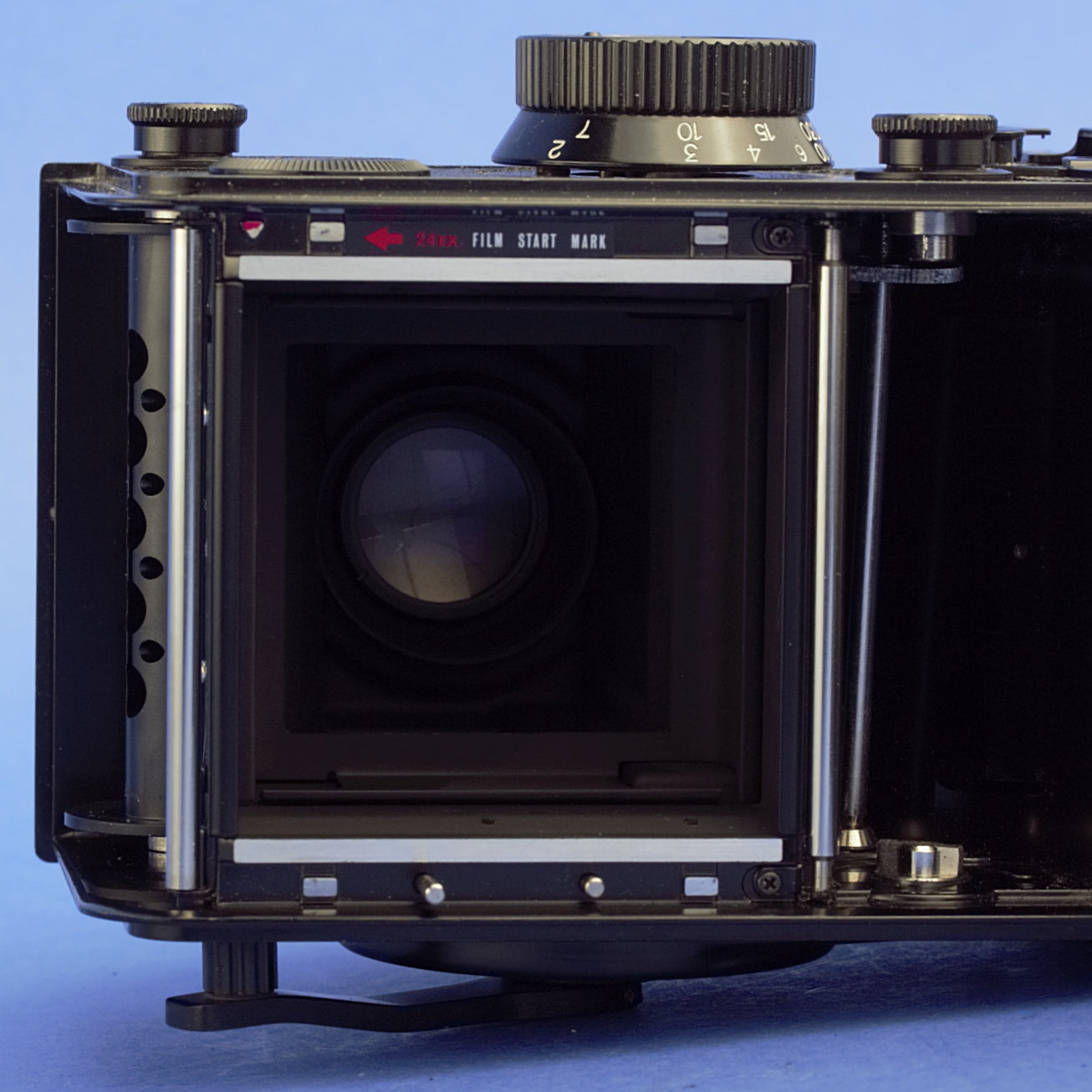 Yashica Mat-124G Medium Format Camera Near Mint Condition