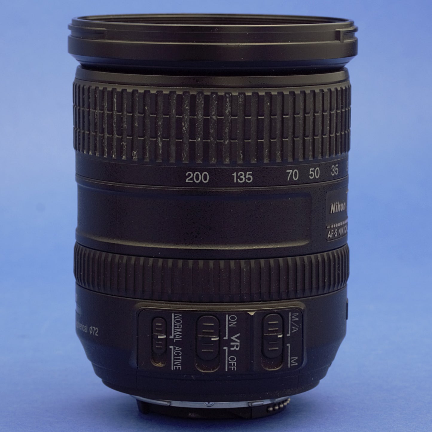 Nikon AF-S Nikkor 18-200mm 3.5-5.6 VR Lens