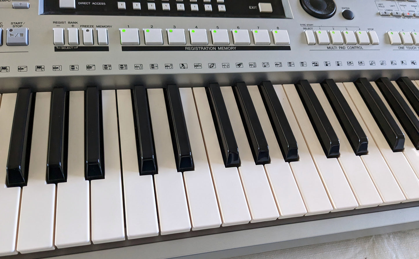 Yamaha PSR-S910 61-Key Arranger Workstation Keyboard Beautiful Condition