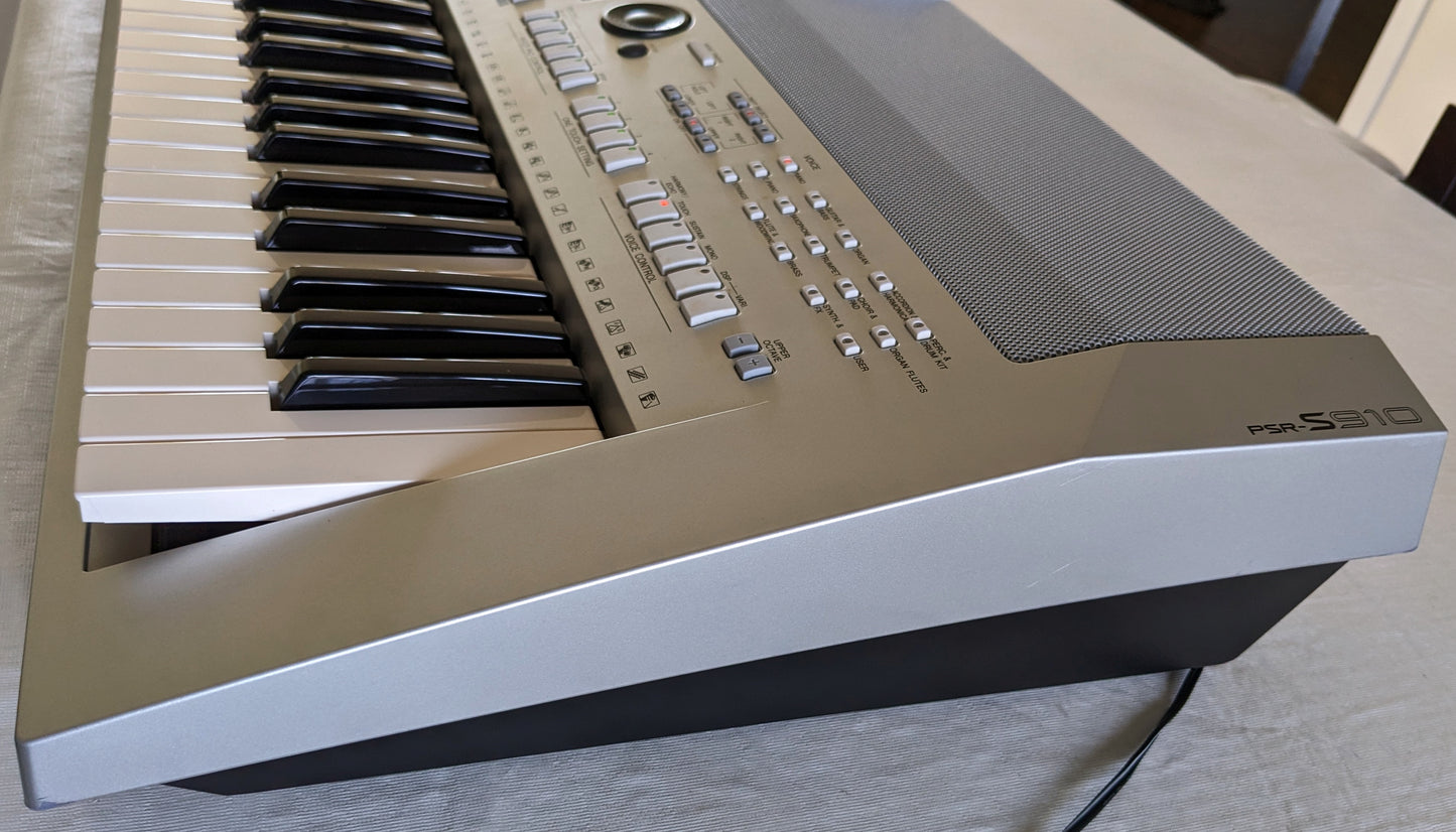 Yamaha PSR-S910 61-Key Arranger Workstation Keyboard Beautiful Condition