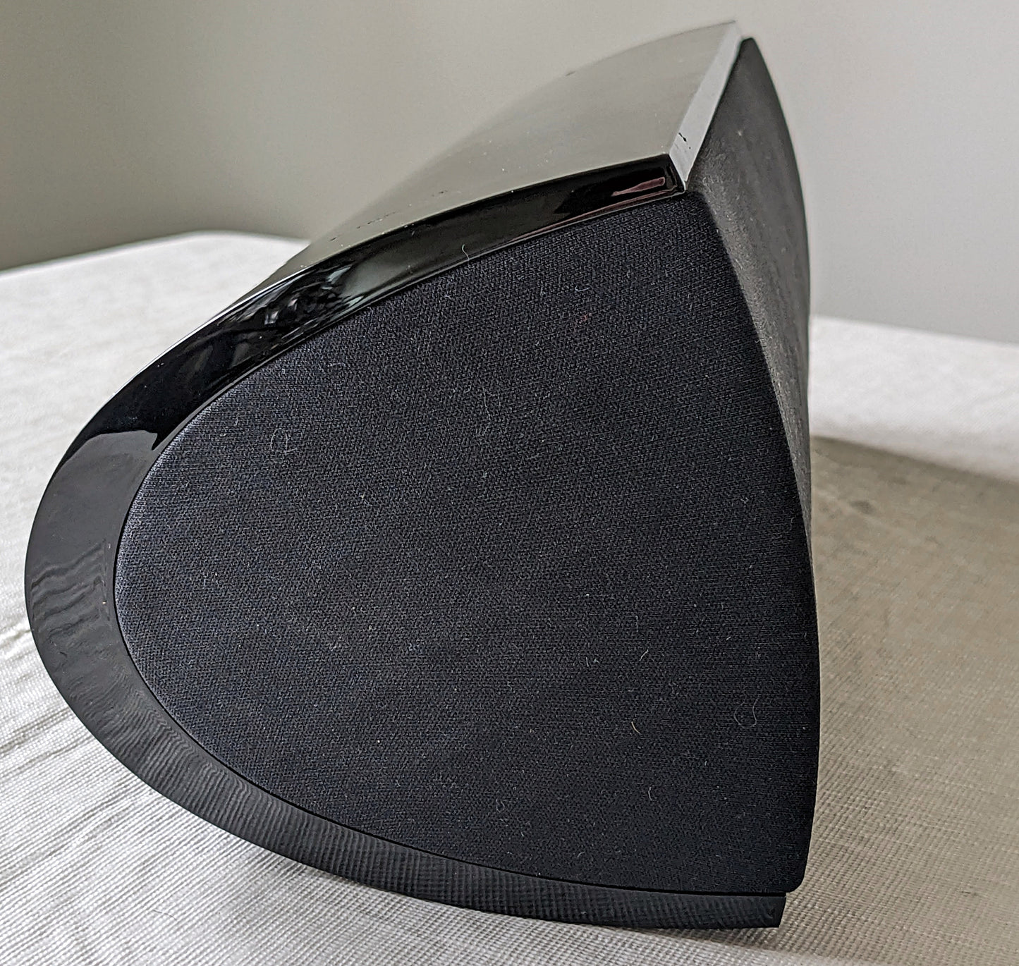 Definitive Technology Procenter 1000 Center Speaker Beautiful Condition