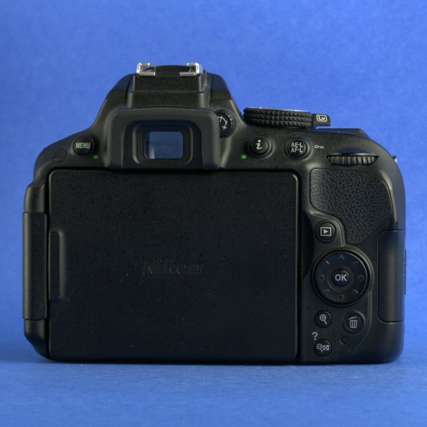 Nikon D5300 Digital Camera Body 1100 Actuations Mint Condition