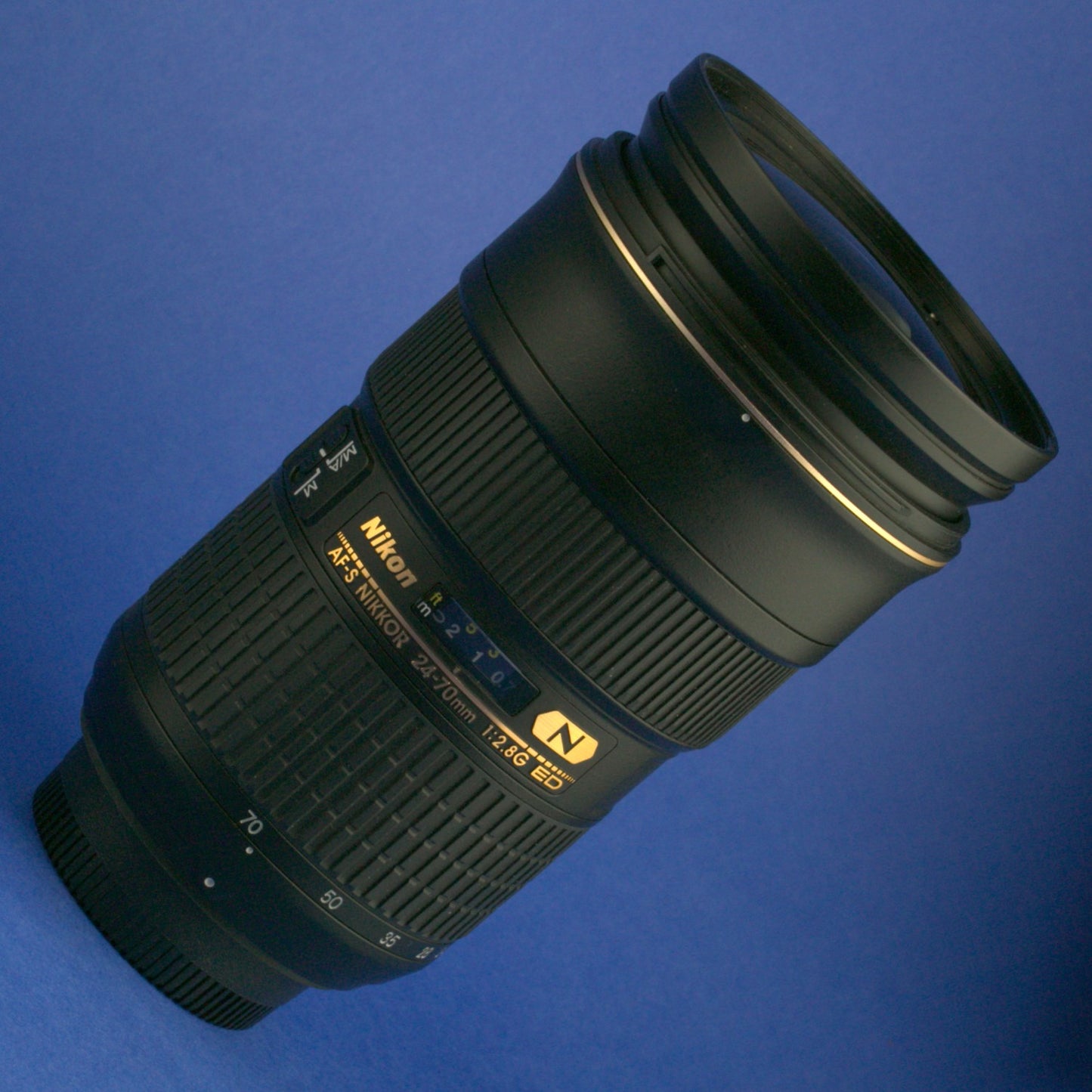 Nikon AF-S Nikkor 24-70mm 2.8 Lens US Model Mint Condition