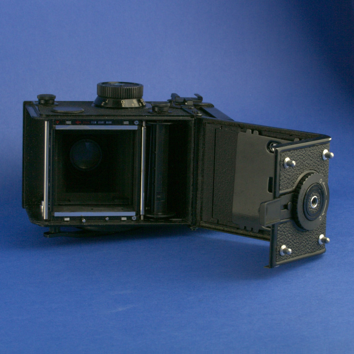 Yashica Mat-124G Medium Format Camera *** READ ***