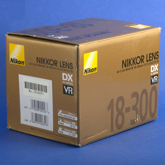 Nikon AF-S Nikkor 18-300mm 3.5-6.3 VR Lens