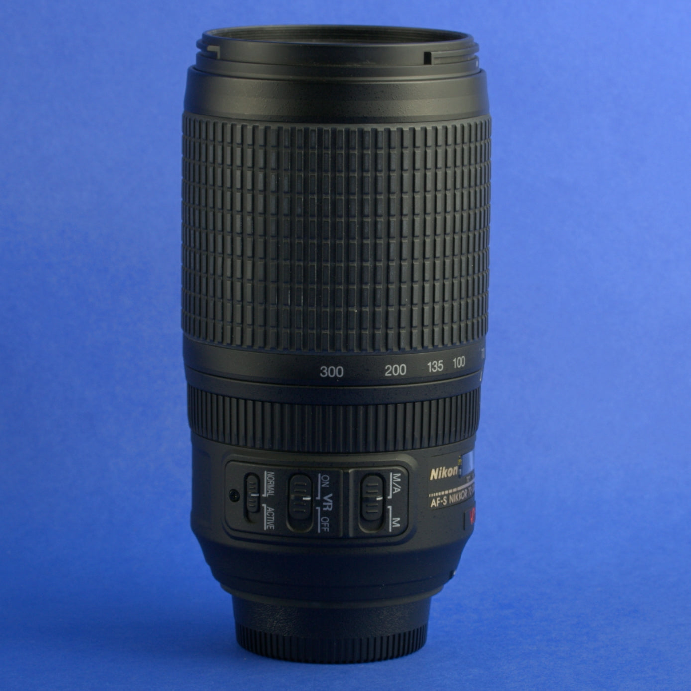 Nikon AF-S Nikkor 70-300mm 4.5-5.6 VR Lens US Model