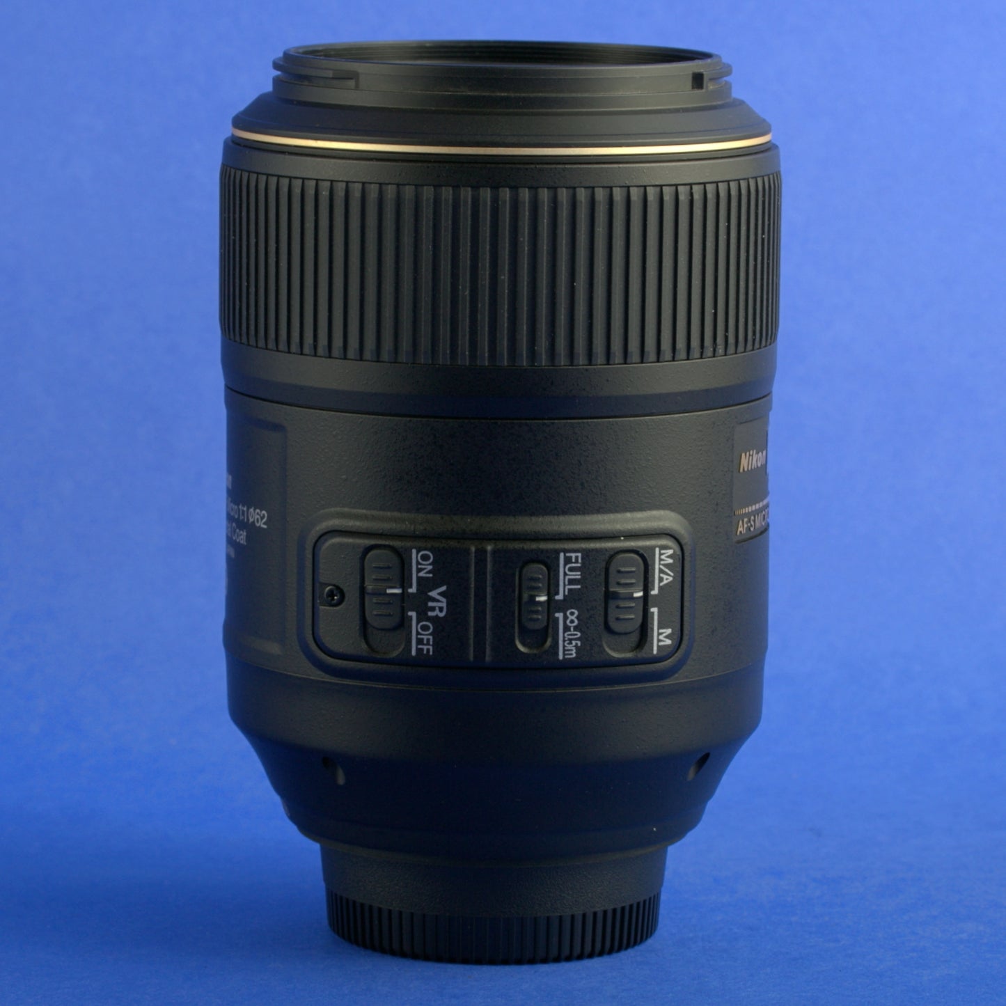 Nikon AF-S Nikkor 105mm 2.8 VR Lens US Model Mint Condition