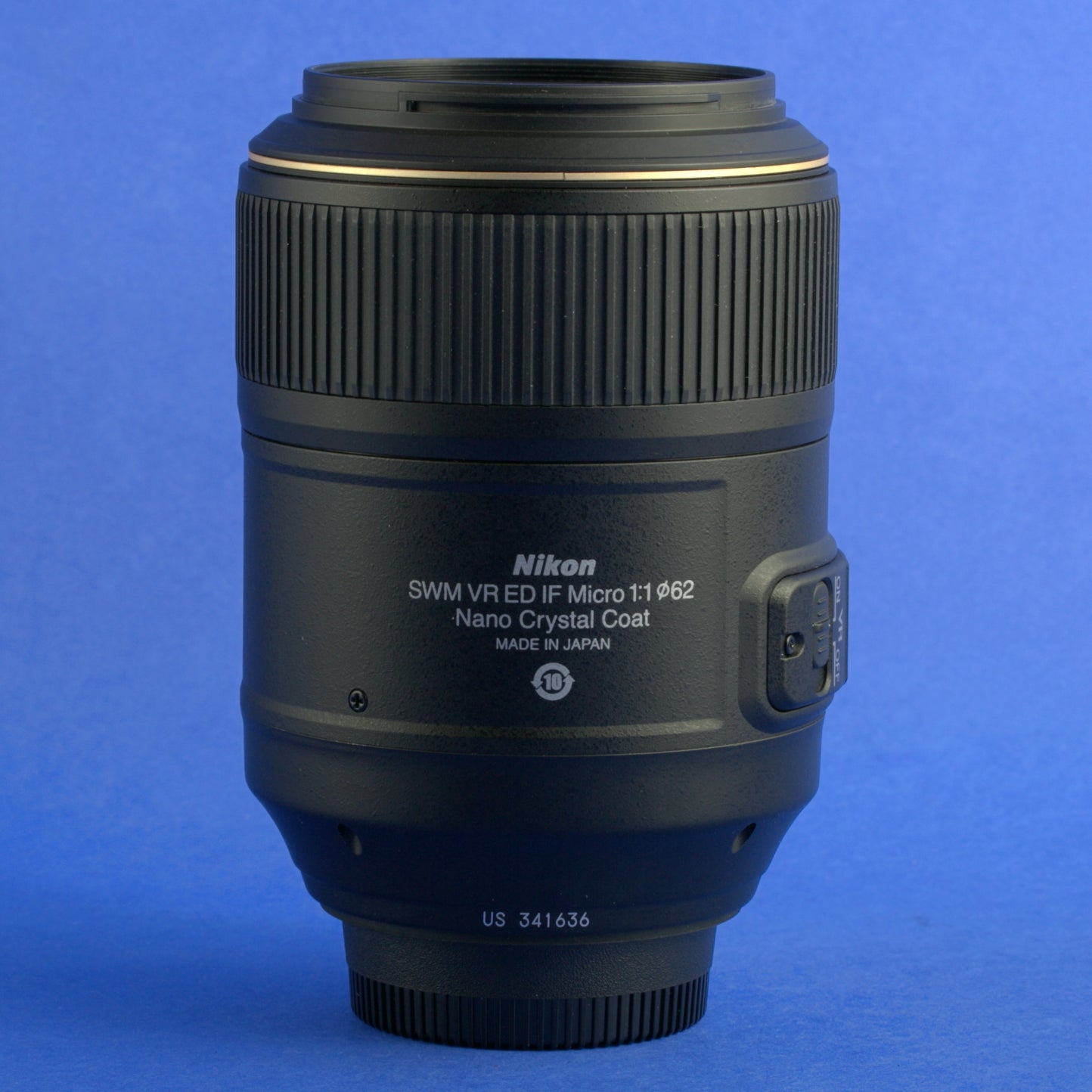 Nikon AF-S Nikkor 105mm 2.8 VR Lens US Model Mint Condition