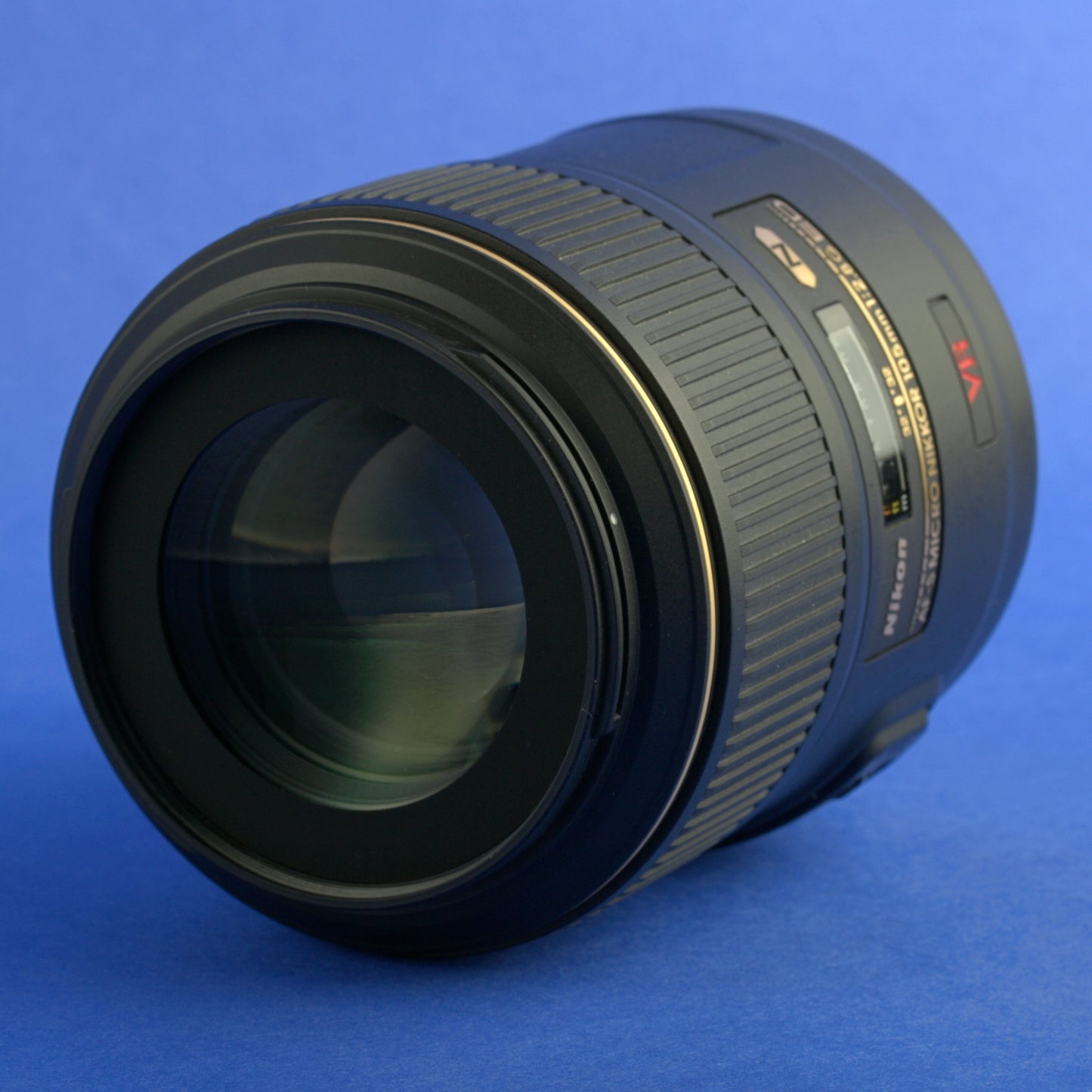 Nikon AF-S Nikkor 105mm 2.8 VR Lens US Model Mint Condition
