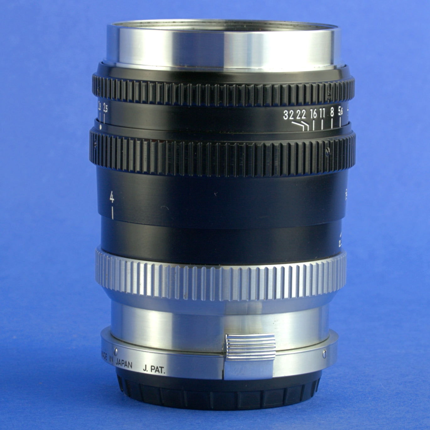 Nikon Nikkor-P 105mm 2.5 Rangefinder Lens with Hood Case Caps Near Mint