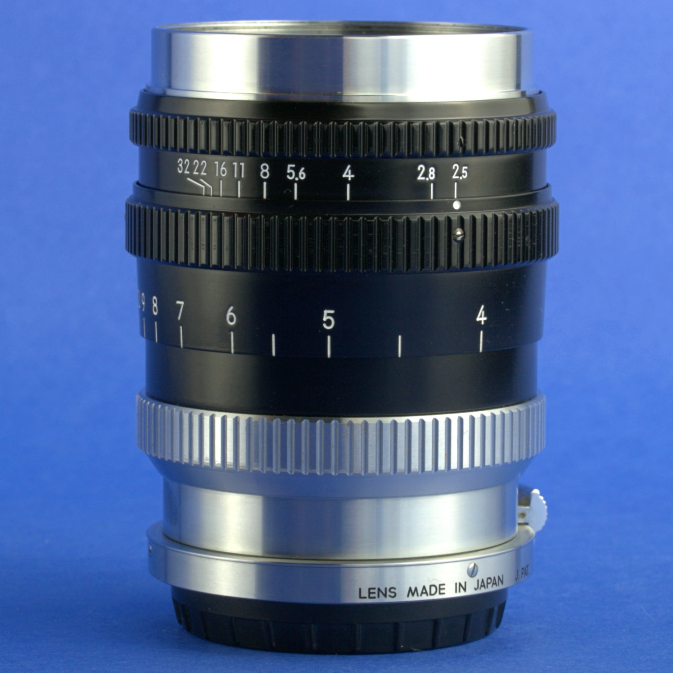 Nikon Nikkor-P 105mm 2.5 Rangefinder Lens with Hood Case Caps Near Mint