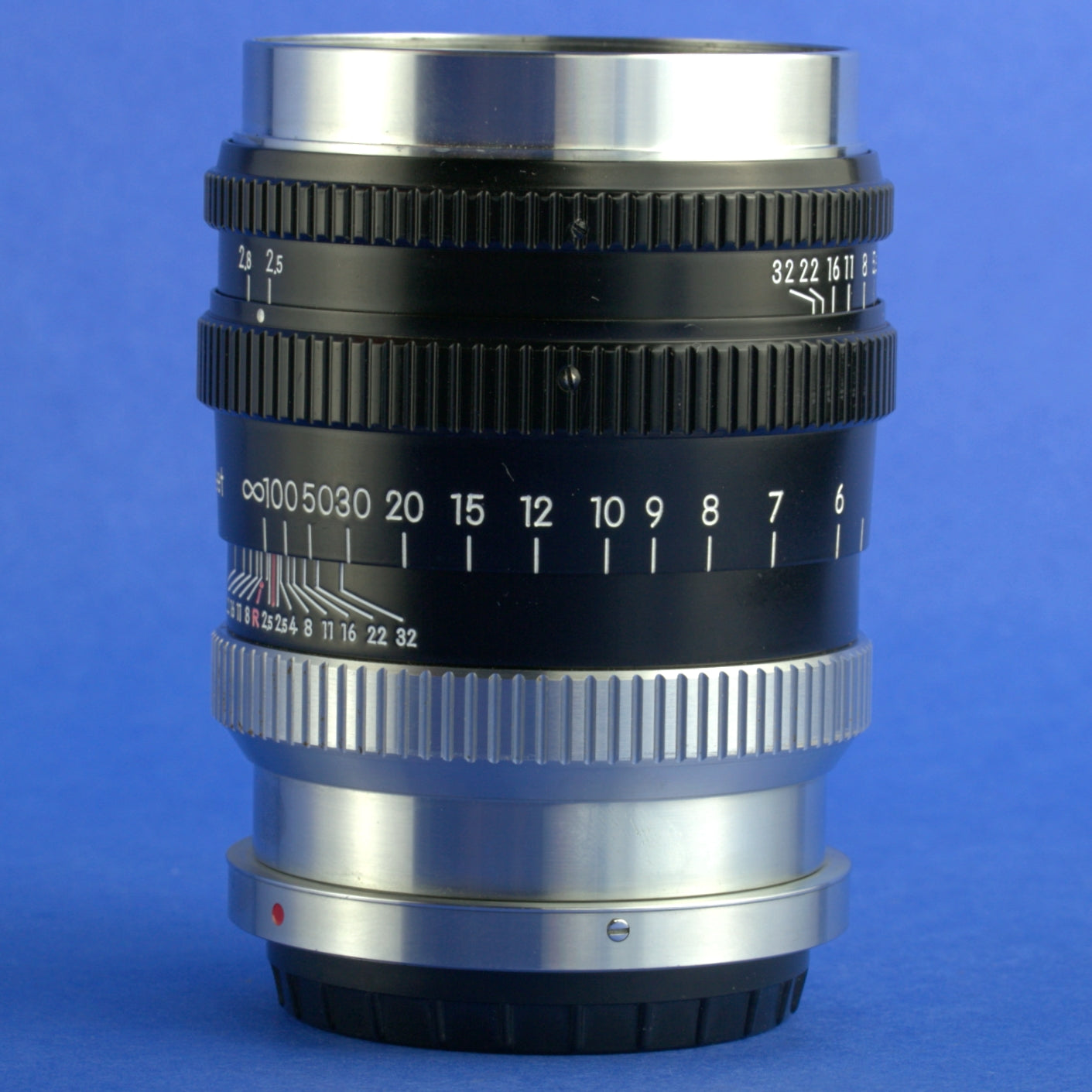 Nikon Nikkor-P 105mm 2.5 Rangefinder Lens with Hood Case Caps Near Mint