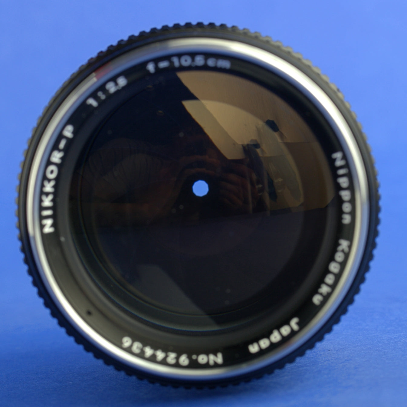 Nikon Nikkor-P 105mm 2.5 Rangefinder Lens with Hood Case Caps Near Mint