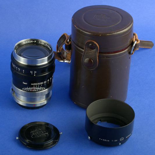 Nikon Nikkor-P 105mm 2.5 Rangefinder Lens with Hood Case Caps Near Mint